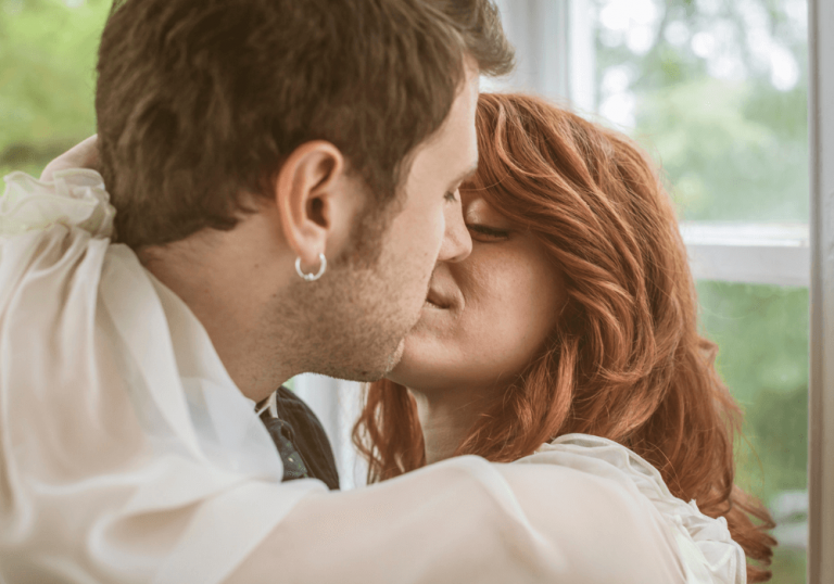 Do Narcissists Enjoy Kissing and Cuddling?